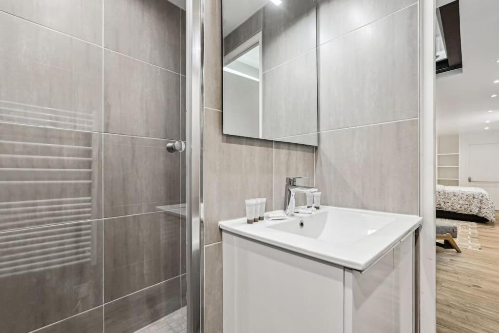 03 Tour Eiffel Appartement Pour 7 Personnes Paris Eksteriør billede