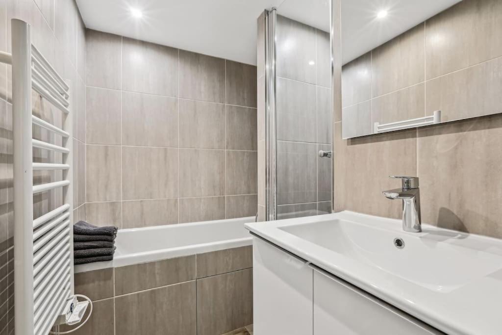 03 Tour Eiffel Appartement Pour 7 Personnes Paris Eksteriør billede
